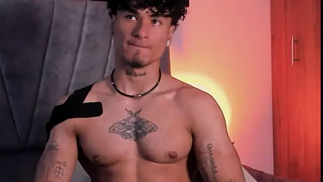 Snapshot of Thomas_Fit1 chatting on October 7, 2025, 9:01 pm Thomas Fit1 online show from October 7, 2025, 9:01 pm