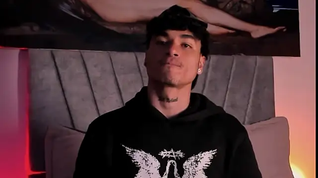 Snapshot of Thomas_Fit1 chatting on November 4, 2025, 2:21 am Thomas Fit1 online show from November 4, 2025, 2:21 am