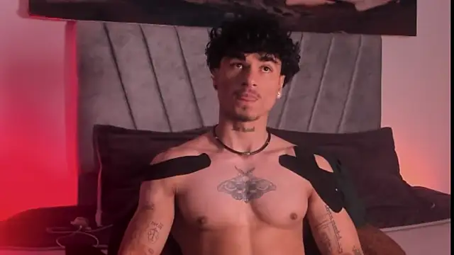 Snapshot of Thomas_Fit1 chatting on November 25, 2025, 7:03 pm Thomas Fit1 online show from November 25, 2025, 7:03 pm