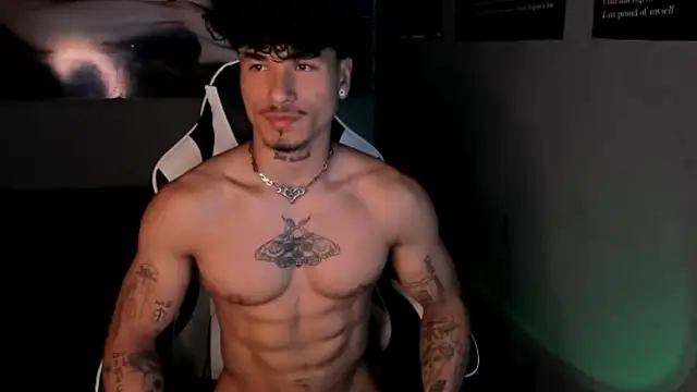 Snapshot of Thomas_Fit1 chatting on June 12, 2026, 3:27 am Thomas Fit1 online show from June 12, 2026, 3:27 am
