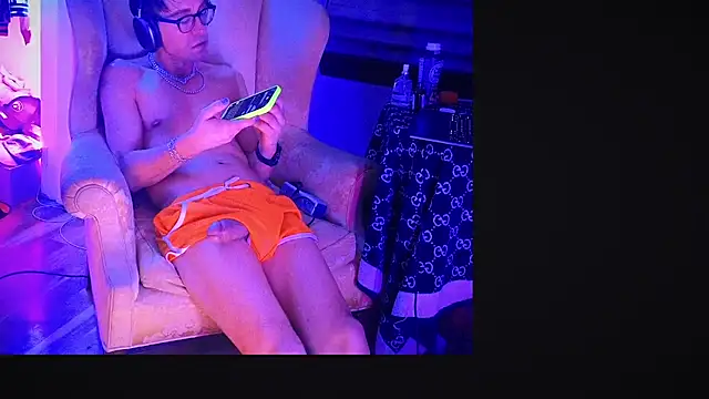 Snapshot of YouLikeBigDick9 chatting on February 17, 2025, 8:30 am YouLikeBigDick9 online show from February 17, 2025, 8:30 am