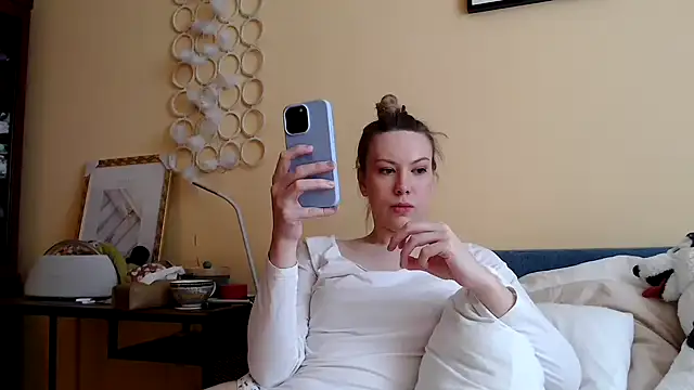 Snapshot of Scarlettford chatting on March 21, 2025, 11:22 am Scarlettford online show from March 21, 2025, 11:22 am