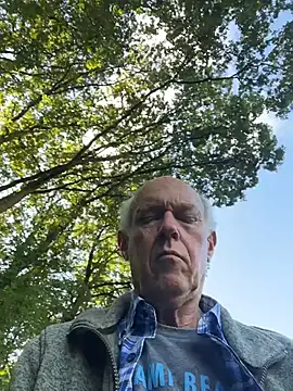 Snapshot of martxxxxx chatting on June 11, 2026, 7:17 am martxxxxx online show from June 11, 2026, 7:17 am
