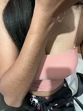 Snapshot of lallela chatting on December 13, 2024, 11:39 pm lallela online show from December 13, 2024, 11:39 pm