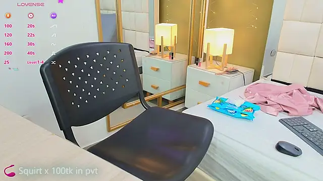 Snapshot of anahi_maite chatting on October 10, 2025, 8:30 pm anahi maite online show from October 10, 2025, 8:30 pm