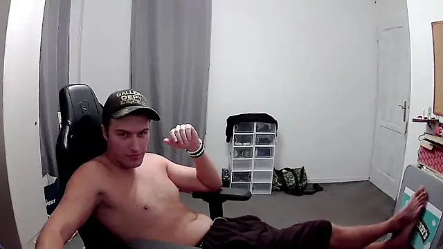 PKrisztian online show from October 1, 2025, 4:57 pm