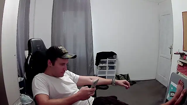 PKrisztian online show from October 8, 2025, 7:28 am