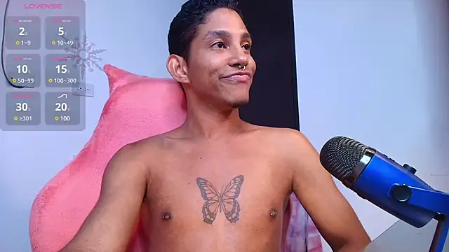 Snapshot of Palo_santo chatting on February 19, 2025, 12:14 am Palo santo online show from February 19, 2025, 12:14 am