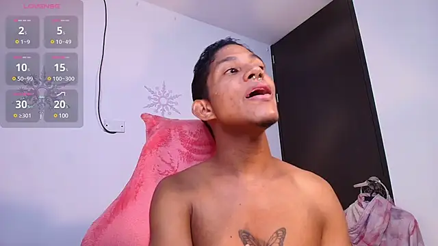 Snapshot of Palo_santo chatting on February 20, 2025, 12:08 am Palo santo online show from February 20, 2025, 12:08 am