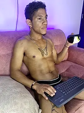 Snapshot of Palo_santo chatting on May 20, 2026, 7:47 am Palo santo online show from May 20, 2026, 7:47 am