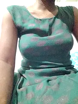 rituporna2004 online show from February 9, 2026, 2:10 pm