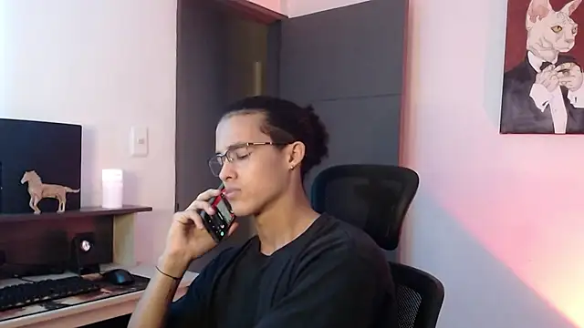 alejo x3 online show from January 19, 2025, 11:43 pm