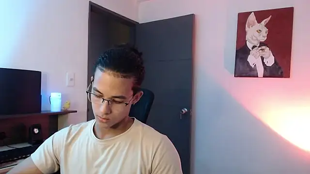 alejo x3 online show from February 19, 2025, 1:29 am