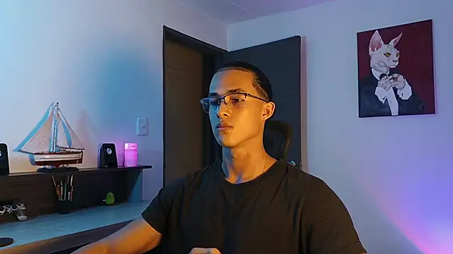 alejo x3 online show from December 4, 2025, 11:24 pm