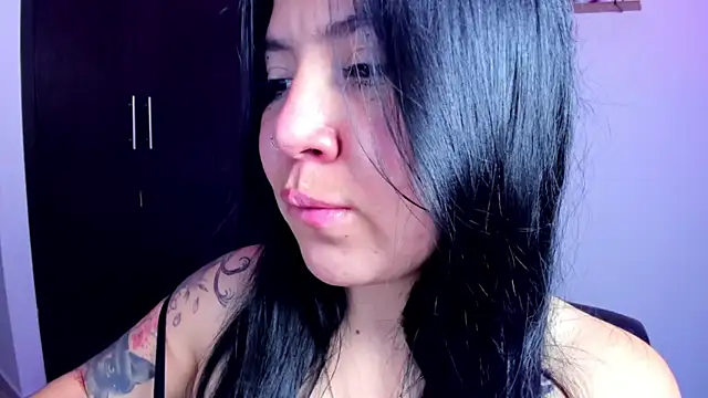 Snapshot of AilynRed chatting on January 6, 2025, 3:53 am AilynRed online show from January 6, 2025, 3:53 am