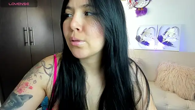 AilynRed online show from May 3, 2026, 2:28 am