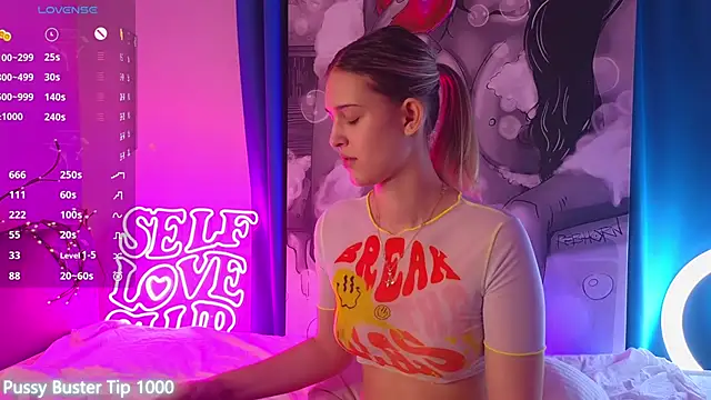 KimberliDean online show from January 29, 2025, 9:23 am