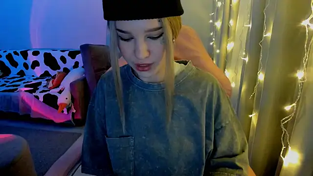 Ledy WWWII online show from December 19, 2024, 5:29 pm