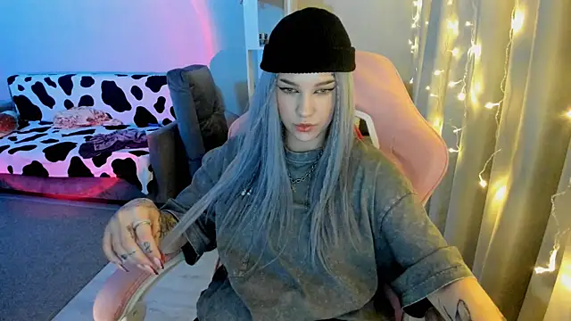 Ledy WWWII online show from December 21, 2024, 4:36 pm