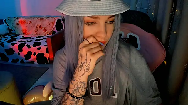 Ledy WWWII online show from January 10, 2025, 7:32 pm