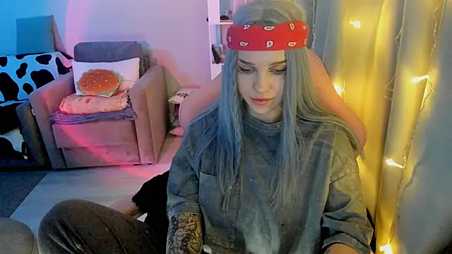 Ledy WWWII online show from January 19, 2025, 6:43 pm