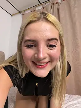 Snapshot of Maia_Collins chatting on June 4, 2026, 12:49 am Maia Collins online show from June 4, 2026, 12:49 am