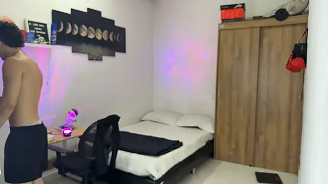 Kisan Smith online show from November 12, 2025, 2:01 am