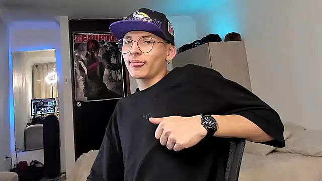 Snapshot of a_lejandro_0_8 chatting on December 21, 2024, 5:25 am a lejandro 0 8 online show from December 21, 2024, 5:25 am