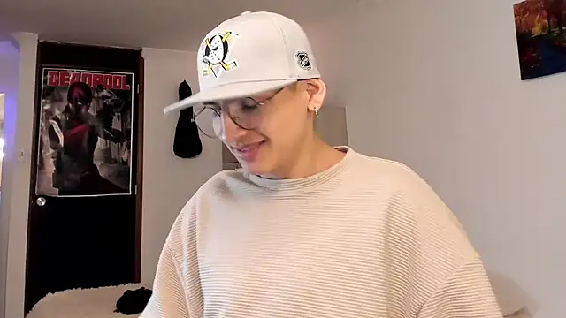 Snapshot of a_lejandro_0_8 chatting on December 22, 2024, 11:09 pm a lejandro 0 8 online show from December 22, 2024, 11:09 pm