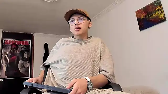 Snapshot of a_lejandro_0_8 chatting on December 25, 2024, 3:50 am a lejandro 0 8 online show from December 25, 2024, 3:50 am