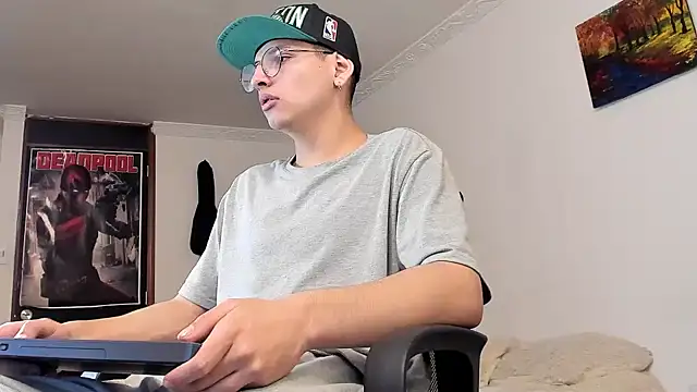 Snapshot of a_lejandro_0_8 chatting on December 26, 2024, 2:12 am a lejandro 0 8 online show from December 26, 2024, 2:12 am