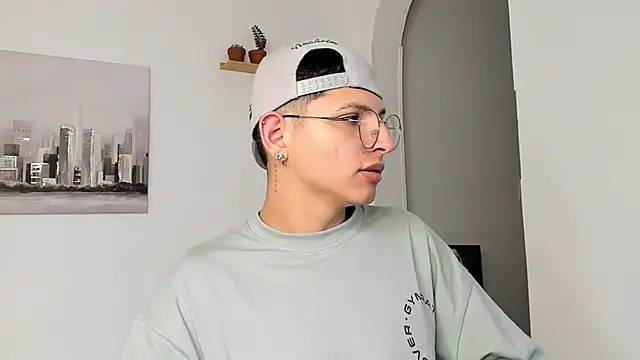 Snapshot of a_lejandro_0_8 chatting on March 7, 2025, 3:19 am a lejandro 0 8 online show from March 7, 2025, 3:19 am