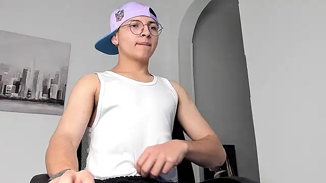 Snapshot of a_lejandro_0_8 chatting on March 10, 2025, 2:17 am a lejandro 0 8 online show from March 10, 2025, 2:17 am