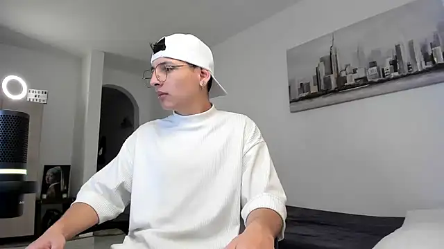 Snapshot of a_lejandro_0_8 chatting on March 11, 2025, 12:50 pm a lejandro 0 8 online show from March 11, 2025, 12:50 pm