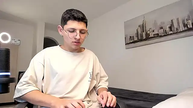 Snapshot of a_lejandro_0_8 chatting on March 11, 2025, 10:20 pm a lejandro 0 8 online show from March 11, 2025, 10:20 pm