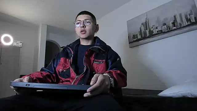 Snapshot of a_lejandro_0_8 chatting on March 13, 2025, 11:49 pm a lejandro 0 8 online show from March 13, 2025, 11:49 pm