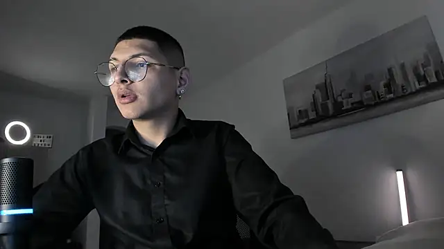 Snapshot of a_lejandro_0_8 chatting on March 15, 2025, 12:47 am a lejandro 0 8 online show from March 15, 2025, 12:47 am