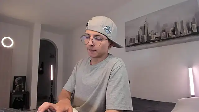 Snapshot of a_lejandro_0_8 chatting on March 19, 2025, 10:22 am a lejandro 0 8 online show from March 19, 2025, 10:22 am