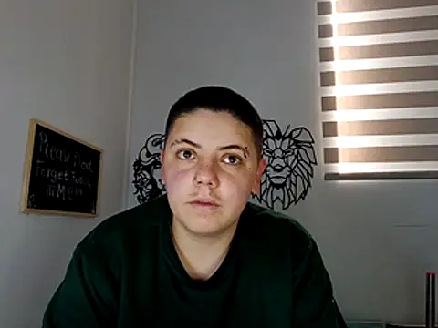 Snapshot of aron_lettone01 chatting on October 23, 2025, 5:33 pm aron lettone01 online show from October 23, 2025, 5:33 pm