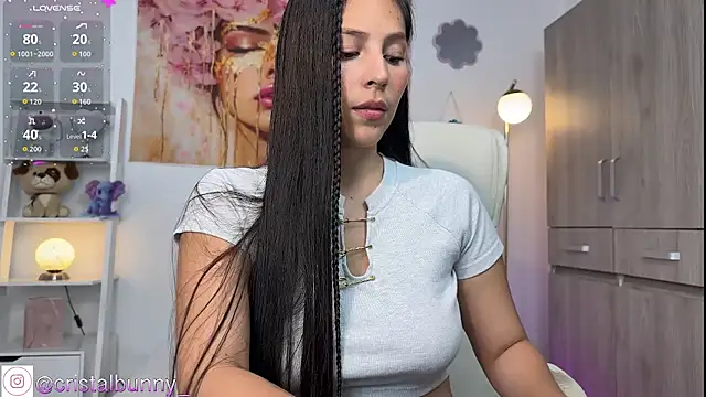 Snapshot of cristal_bunny_ chatting on November 9, 2025, 2:32 am cristal bunny online show from November 9, 2025, 2:32 am