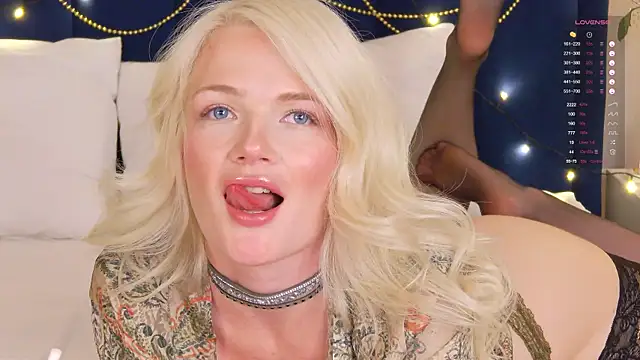 Snapshot of MilaDemies chatting on February 19, 2025, 8:01 am MilaDemies online show from February 19, 2025, 8:01 am