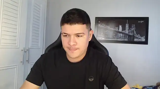 Snapshot of Plug_Control chatting on January 3, 2025, 9:05 pm Plug Control online show from January 3, 2025, 9:05 pm