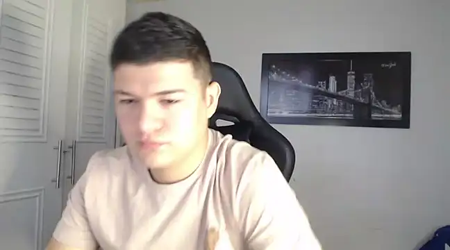 Snapshot of Plug_Control chatting on January 7, 2025, 1:24 pm Plug Control online show from January 7, 2025, 1:24 pm