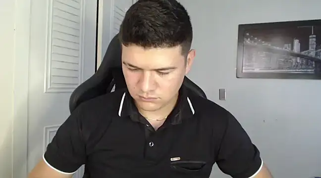 Snapshot of Plug_Control chatting on January 8, 2025, 8:07 pm Plug Control online show from January 8, 2025, 8:07 pm