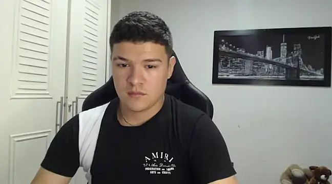 Snapshot of Plug_Control chatting on January 17, 2025, 10:45 pm Plug Control online show from January 17, 2025, 10:45 pm