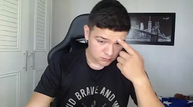 Snapshot of Plug_Control chatting on January 20, 2025, 3:07 pm Plug Control online show from January 20, 2025, 3:07 pm