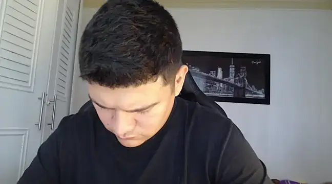 Snapshot of Plug_Control chatting on February 10, 2025, 1:44 pm Plug Control online show from February 10, 2025, 1:44 pm