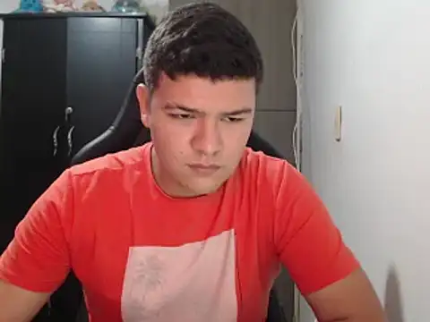 Snapshot of Plug_Control chatting on February 27, 2025, 3:37 pm Plug Control online show from February 27, 2025, 3:37 pm