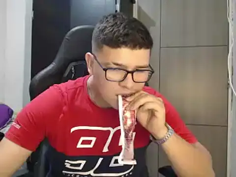 Plug Control online show from March 2, 2025, 7:45 pm