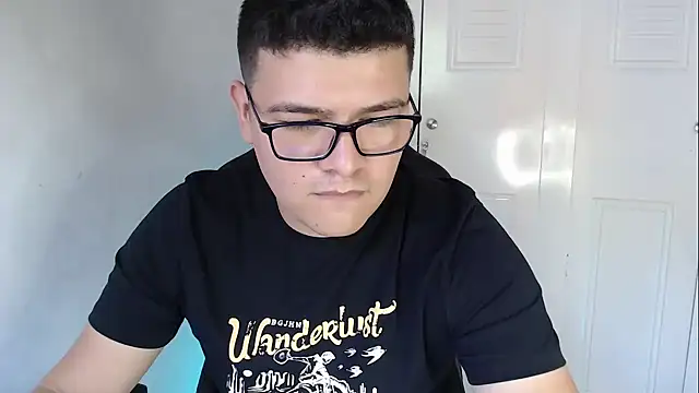 Snapshot of Plug_Control chatting on September 26, 2025, 5:17 pm Plug Control online show from September 26, 2025, 5:17 pm